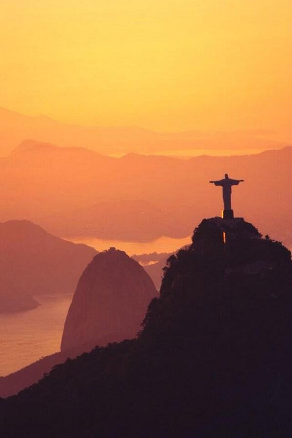 _Paisajes_'s tweet photo. Cristo Redentor de Río de Janeiro, Brasil http://t.co/v0K89GV38Z