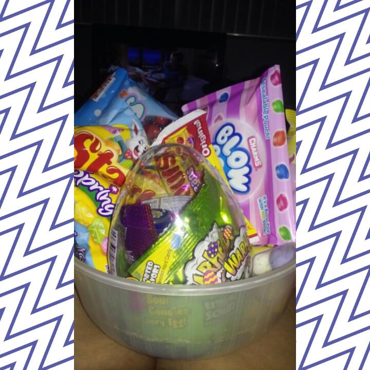 SiwulaChristina's tweet photo. Happy eassterr 🐇🐰👯🌺🍡💜 http://t.co/t431mN1rPy