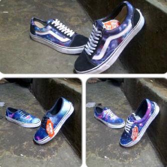 _shopaddict's tweet photo. Vans oldschool auth galaxy 330.000 http://t.co/Yjb56TYJQl