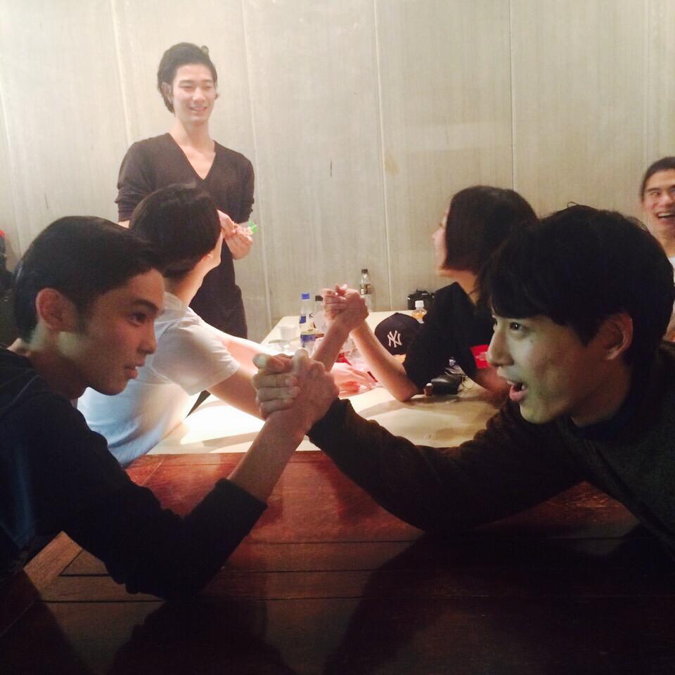 ট ইট র Men S Non No メンズノンノモデルの腕相撲大会 強かった 弱かった のは誰でしょう 明日 発表しますw 参加選手は 坂口健太郎 守屋光治 清原翔 山下涼平 松本雄司 Http T Co U3gqq8ezvt