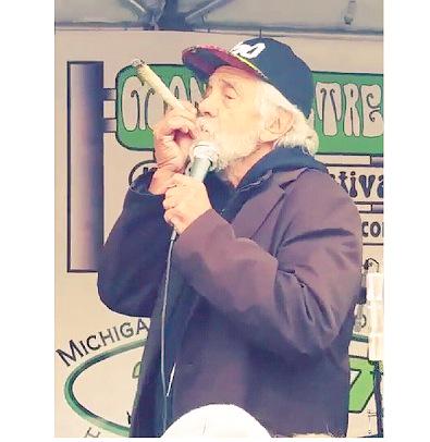 Bombshell_Ciara's tweet photo. I saw Chong yesterday #HappyEaster #Hashbash2015 http://t.co/r9CUq8Zck1