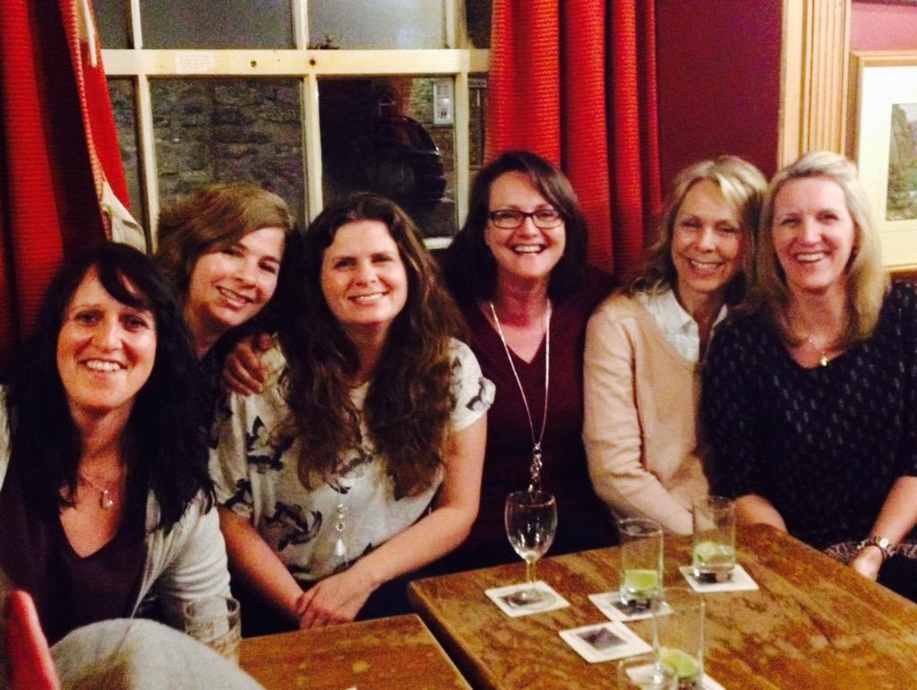 HolderRich's tweet photo. “@pogswims: #Friends #Easter #DigbyTap #Happydays http://t.co/zLPSbPvW1U”#happywife