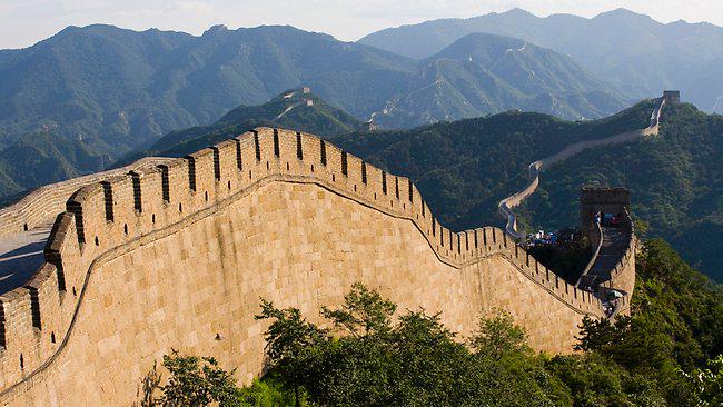Какова длина великой китайской. Великая китайская стена в древнем Китае. Пекин китайская стена. Архитектура древнего Китая Великая китайская стена. Великая китайская стена цинхай.