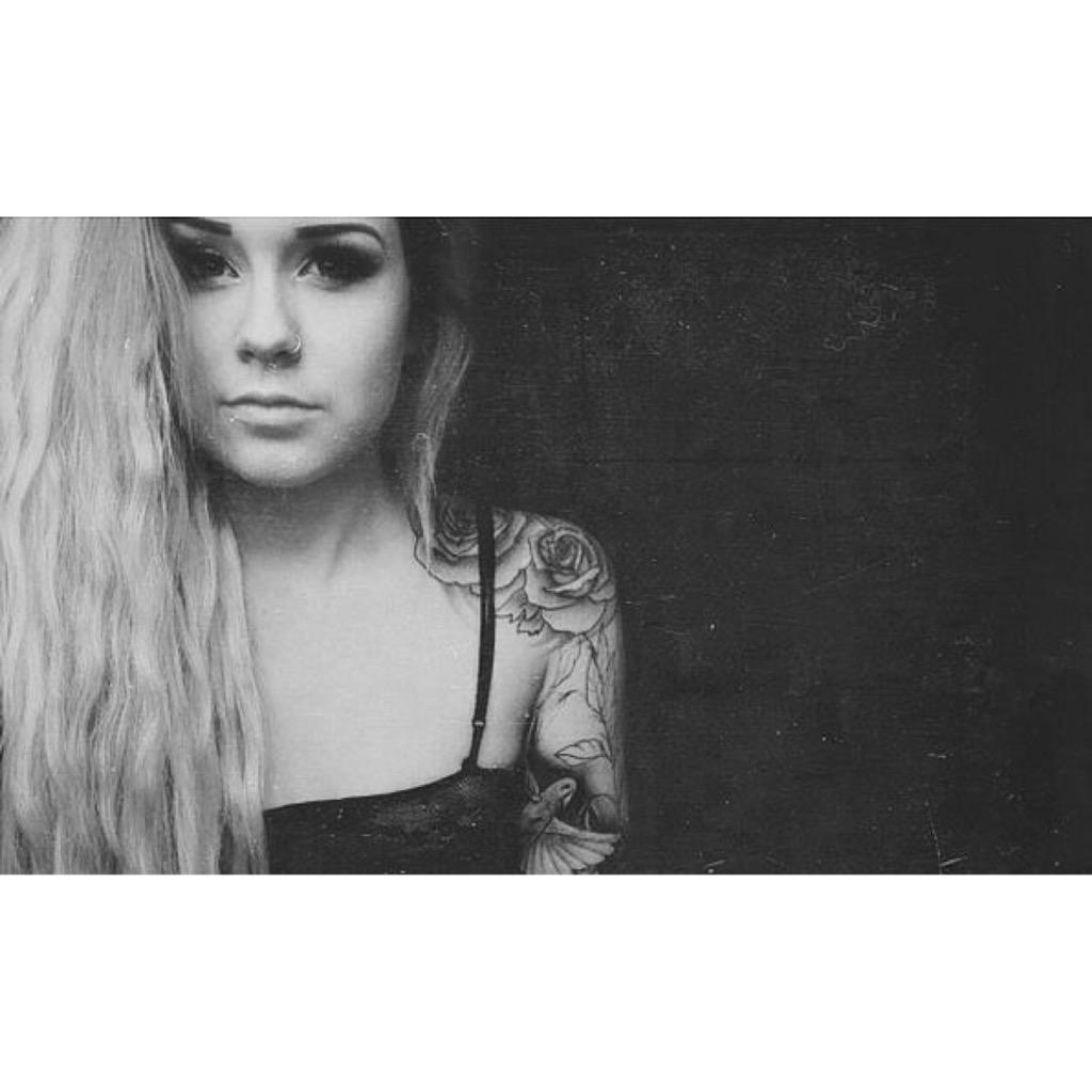 chicagogangsrpg's tweet photo. • JOSÉPHINE NICOLE, Jessy, HUNTERS, 18 ans. http://t.co/LdvcabDG1y