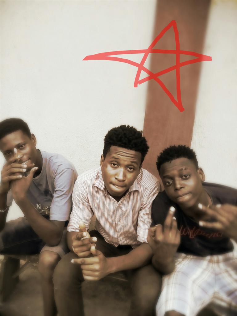 megastarz3's tweet photo. Living life http://t.co/8qjQjbKqAU