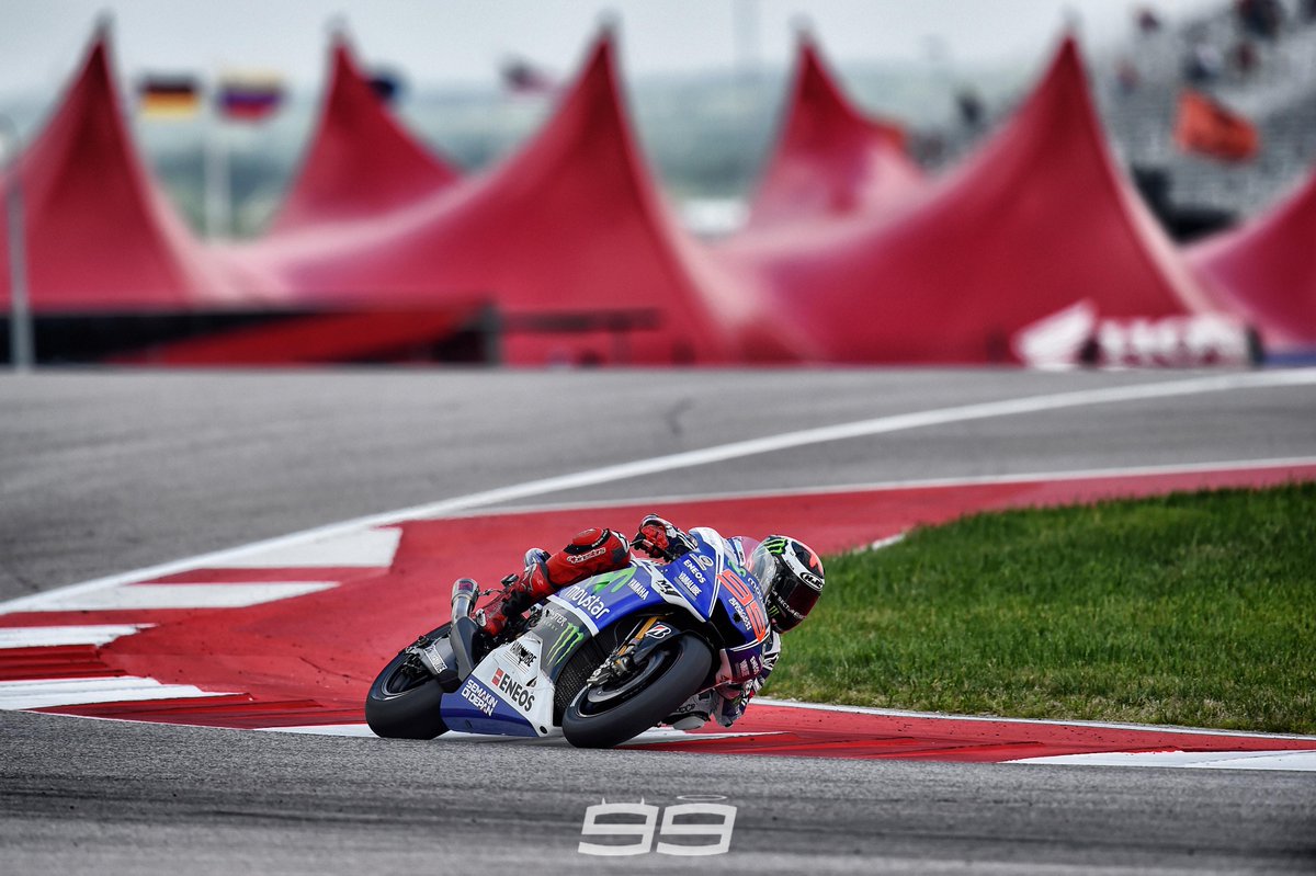 lorenzo99's tweet photo. ¡Una semana para la segunda batalla en Austin! / One week for the second battle in Austin! #keepfighting #motogp http://t.co/Mp17Q4pPy5