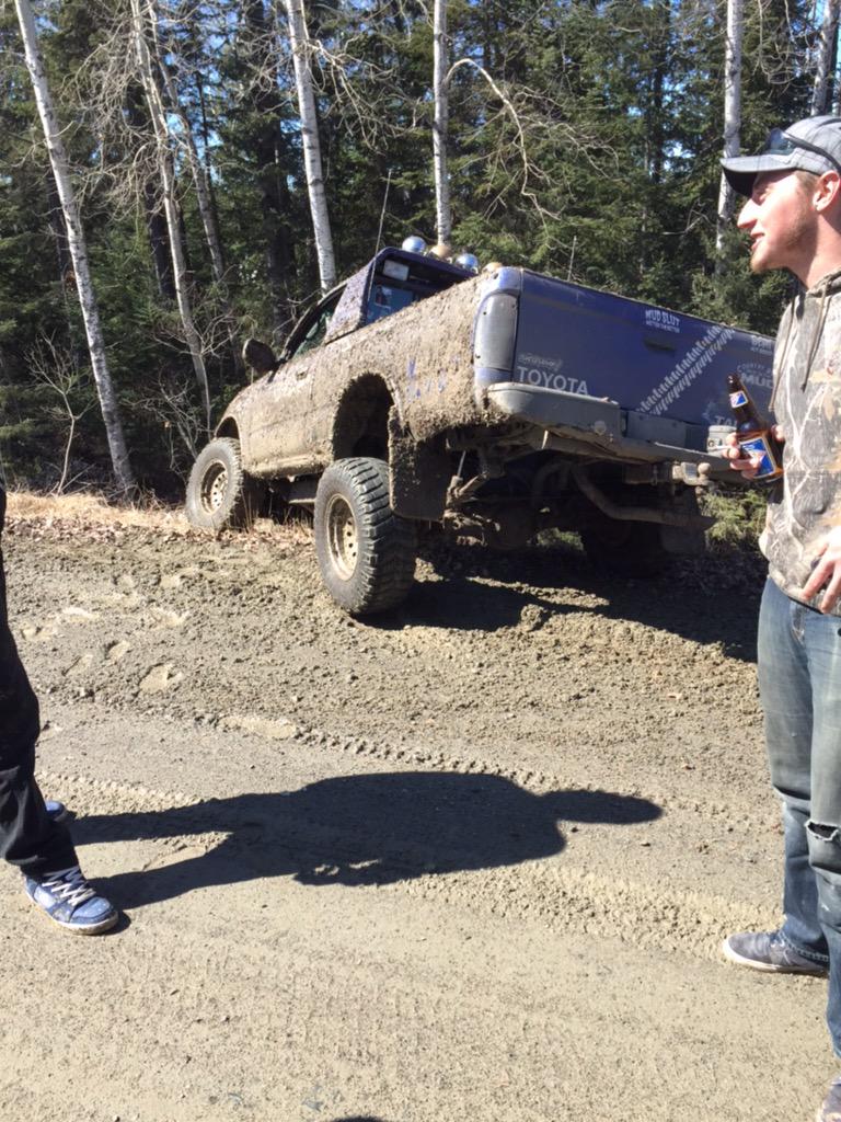 andy_wice11's tweet photo. Soo this happened yesterday ๐ #dickeder #toyota #closecall #goodtimes http://t.co/vDzmaR9m6f
