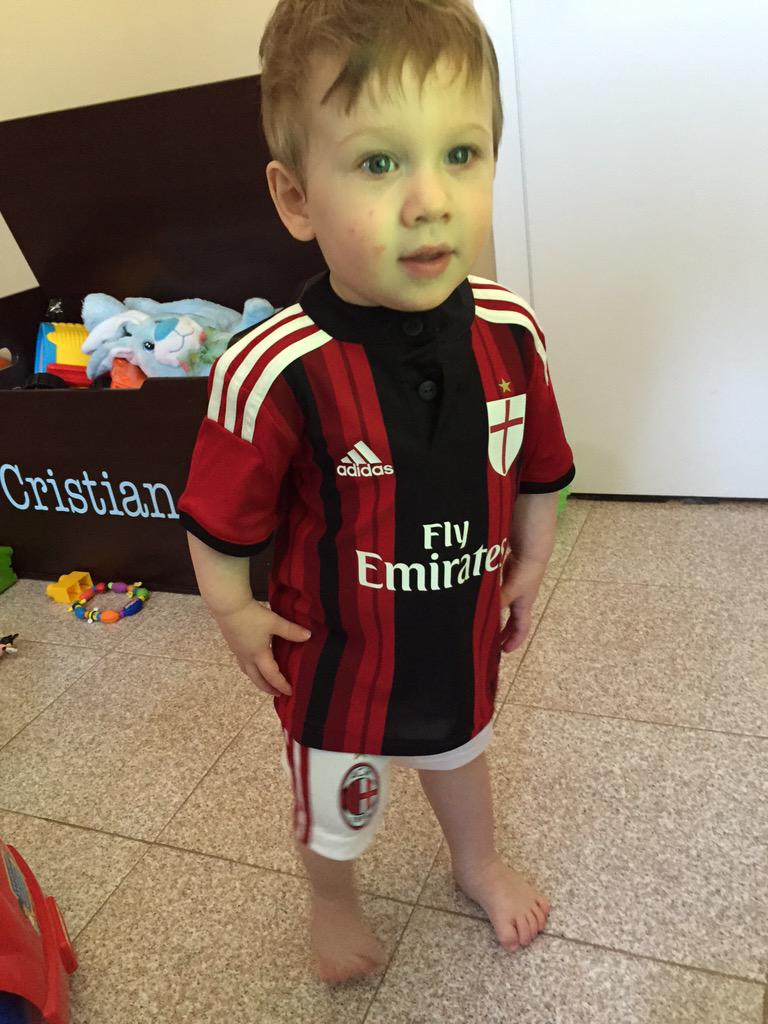 dannycasesa's tweet image. #MrBee sono pronto!!! #acmilan #ForzaMilan