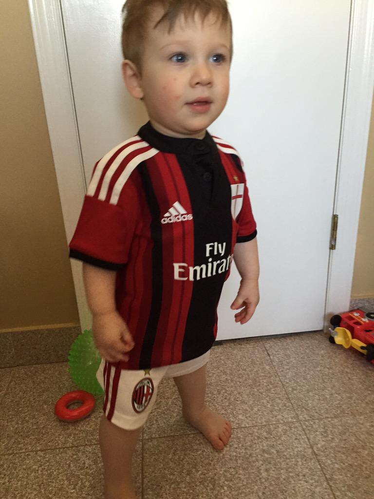 dannycasesa's tweet image. #BuonaPasqua a tutti! #mister #Inzaghi sono pronto per essere #convocato #acmilan