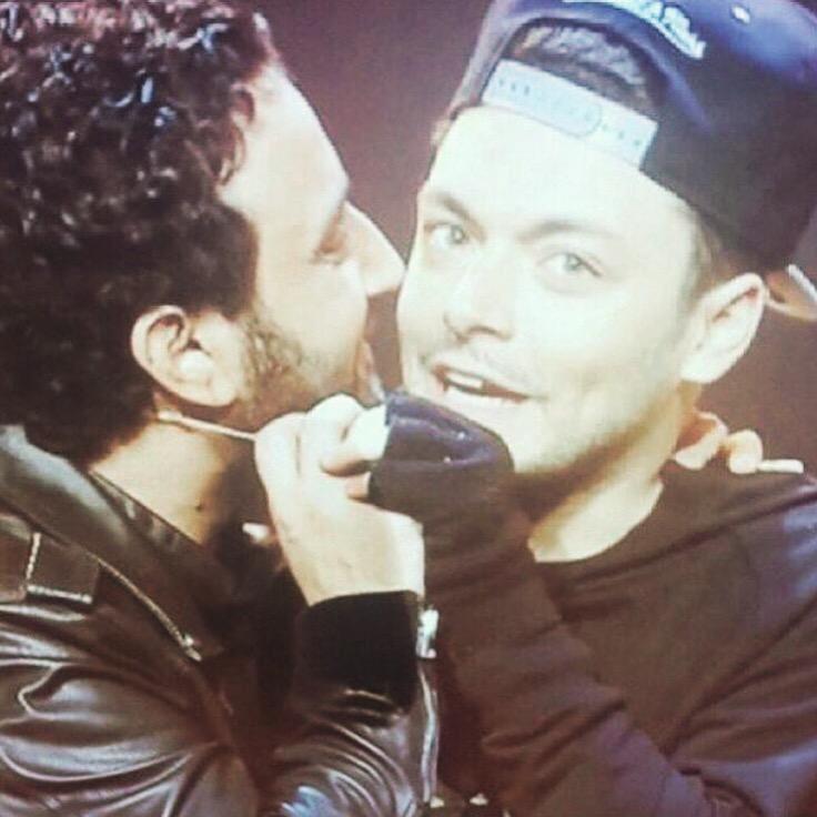 kevadamsss's tweet photo. Un Micro pour 2 ! #Love http://t.co/S4ssVcNl3S