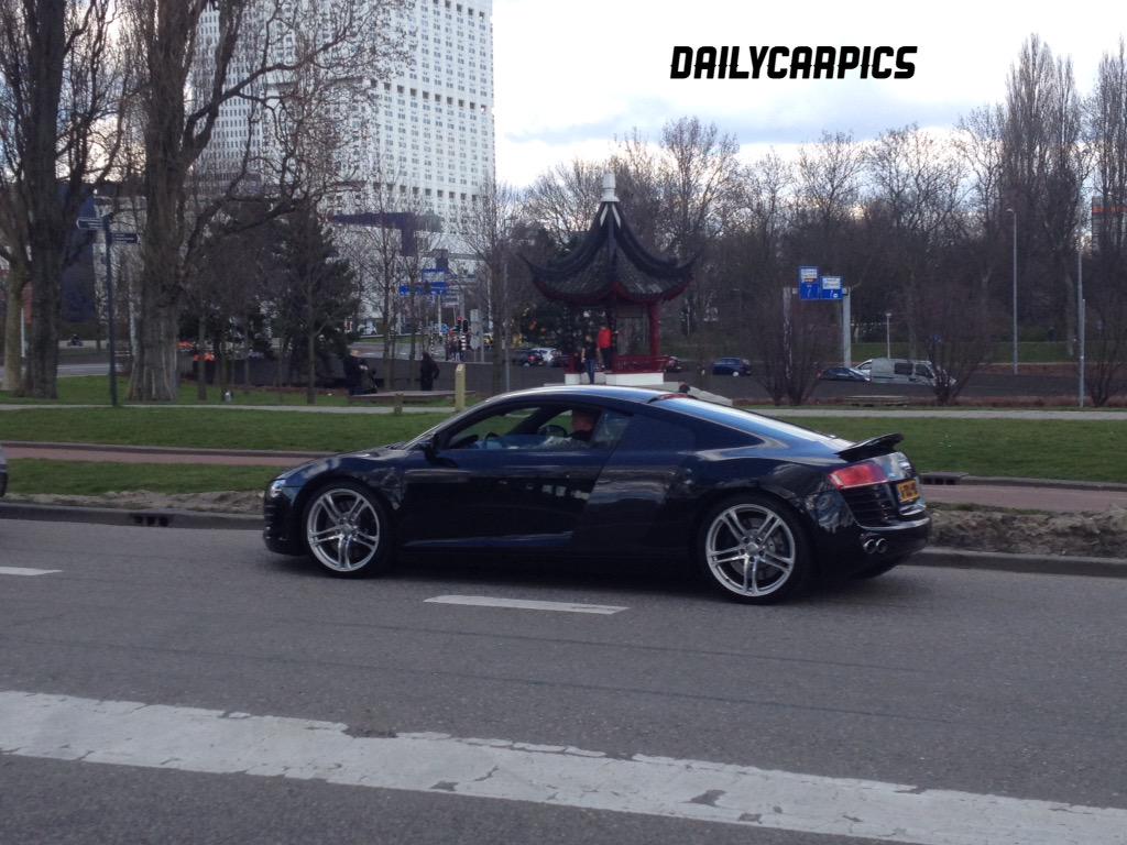 DCarPics's tweet photo. Jut spotted a Audi R8  by myself😻 http://t.co/LKCPT9RzkP