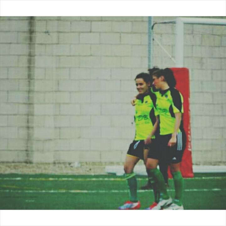 Laura_Barrios99's tweet photo. Y lo bonito que era el rugby  cntigo .. ~> @anadeamo http://t.co/RxTJphDDyp