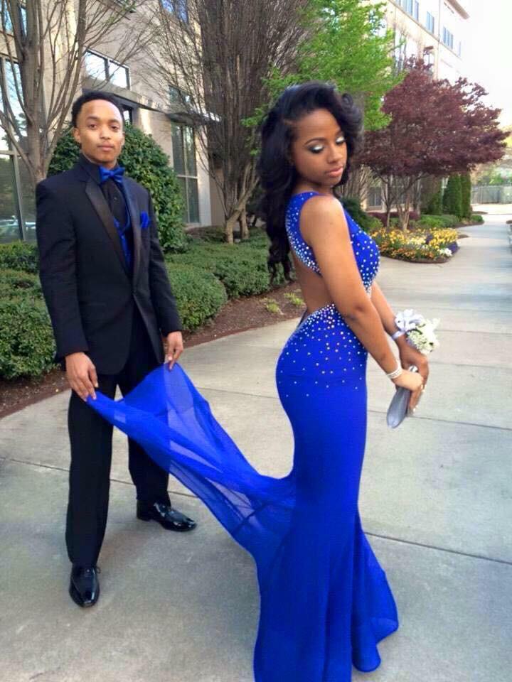 prompics2k15_'s tweet photo. Love the Royal Blue 😍🔪👏 #Prom2k15 ✨ http://t.co/p47GOEdoNc