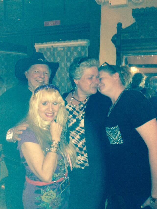 kells_para_kase's tweet image. Was wonderful catching up with Andrea and Roger Perron! Truly just an amazing person!!!