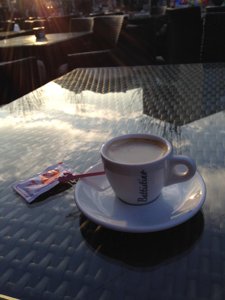 CheckpointR's tweet photo. @Warboyssnapper here's a photo of anarchy in Pristina to celebrate http://t.co/YGwD22HHSv