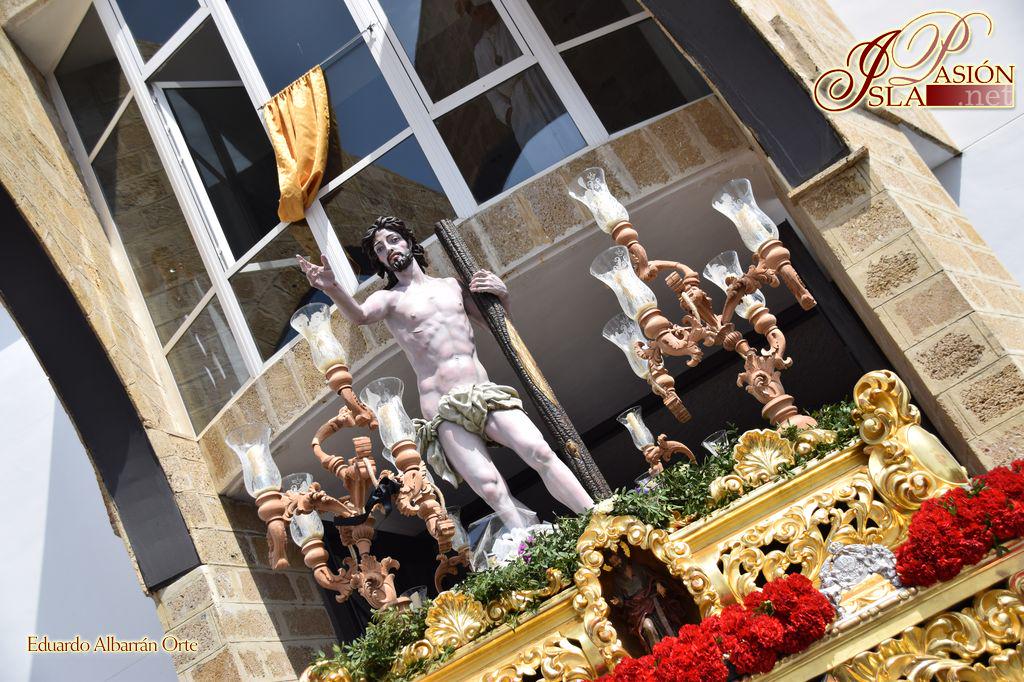 IslapasionNet's tweet photo. Y al tercer año... @ResurrecionSFdo pudo salir y finalizar una Semana Santa completa #SS2015IP
http://t.co/ZDjROF9elL http://t.co/WMxlDGGdiY
