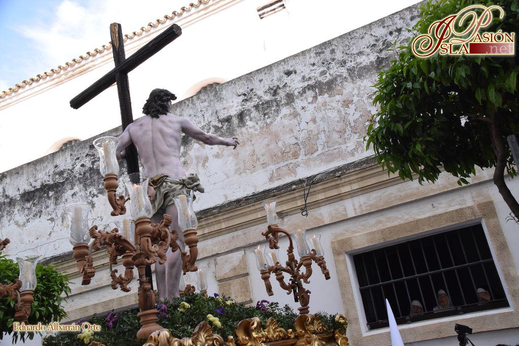IslapasionNet's tweet photo. Y al tercer año... @ResurrecionSFdo pudo salir y finalizar una Semana Santa completa #SS2015IP
http://t.co/ZDjROF9elL http://t.co/WMxlDGGdiY