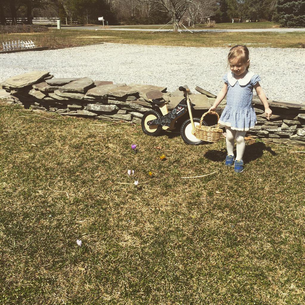kinderfeets's tweet photo. Happy Easter! http://t.co/hXmst1SlyG