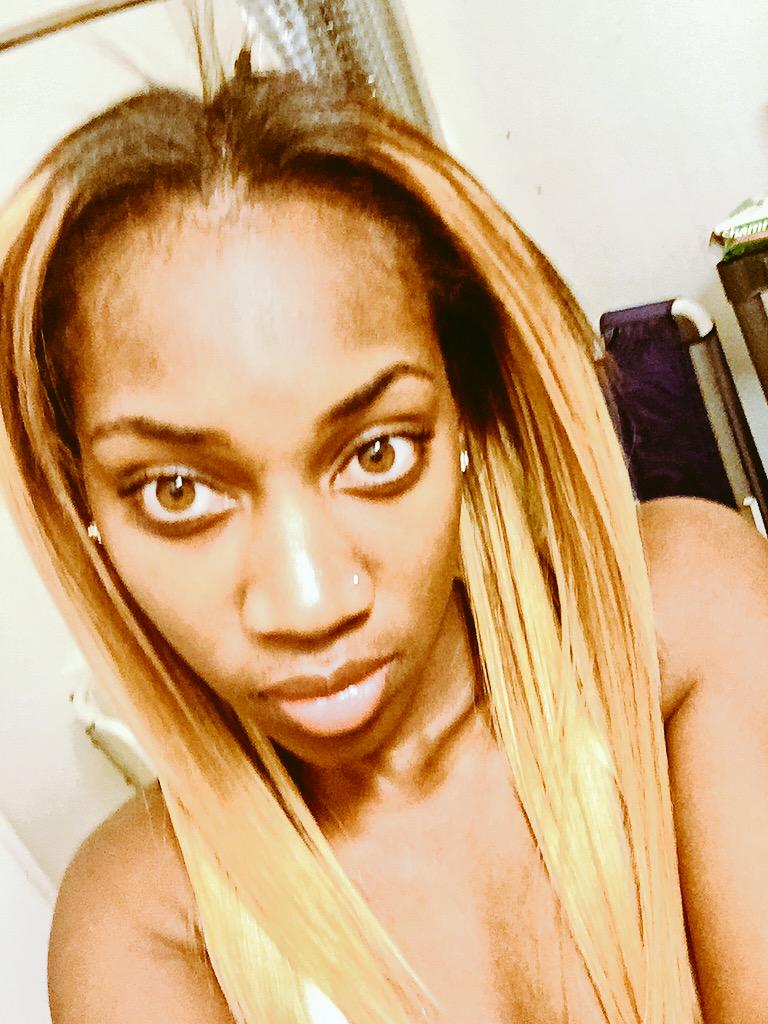 EastsideTC's tweet photo. Babymomma👪 , bae👫 , WIFEY👰💍, whatever you wanna call it she always gone be here ❤️🙌 #9YearsComplete http://t.co/sVOcKEzZWC