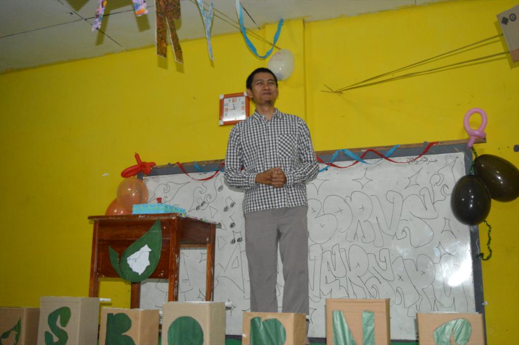 borneoperson's tweet photo. "@rifqikk: Sambutan dari pembina @borneoperson Ust.Nasihin #hbdOSB7 http://t.co/u67AeiUXXM"
