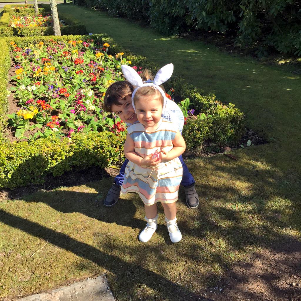 FionaMacGregor's tweet photo. My little Easter bunnies! 💛🐰 http://t.co/QeEXWYECp9