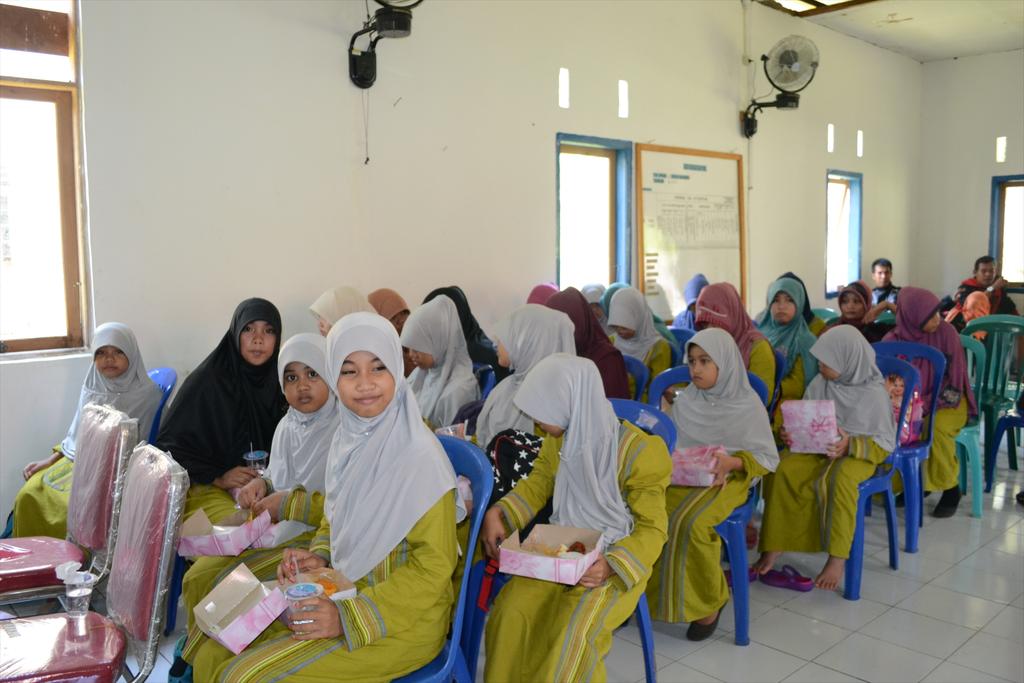 SIGiMmju's tweet photo. Bersama panti asuhan muhammadiyah http://t.co/RXYaFIjw4l