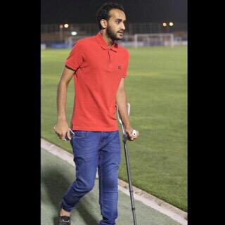 AsHfc1990's tweet photo. قدمت عطاءات رائعه .. فعشقتك الجماهير .. والآن تتمنى لك السلامه والعوده اقوى بإذن الله 😢💔 #سلامات_عبدالله_عطيف http://t.co/fFOT590Py2
