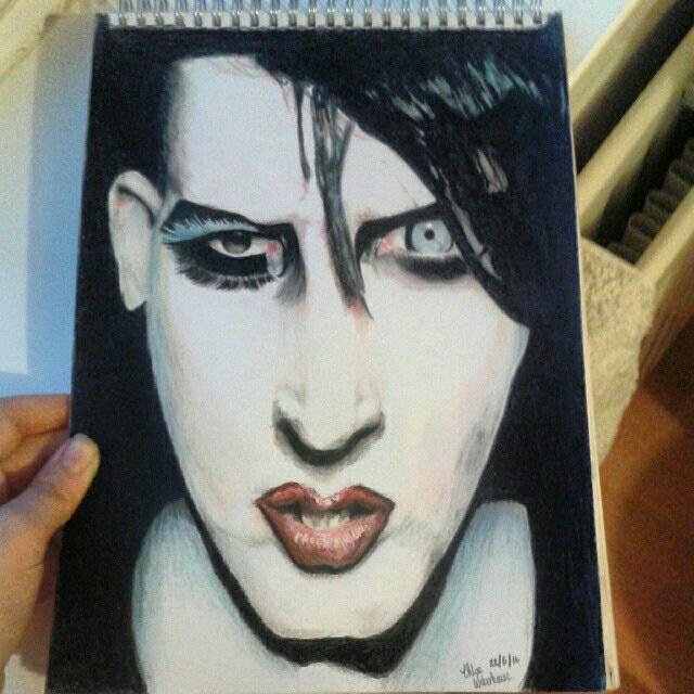 Chloeluvsmcfly's tweet photo. Marilyn Manson drawn a year ago by moi :)@derwentpencils @MarilynManson #marilynmanson #antichristsuperstar #artfarty http://t.co/ghqflE6OIq