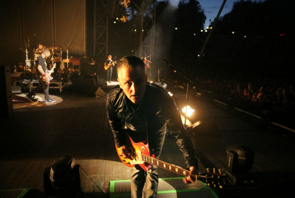 PearlJamCOL's tweet photo. Happy 49th birthday GOD, thanks for all #MikeMcCready
#HBDMike #Mike49 #PearlJam http://t.co/2ivJghAFgN