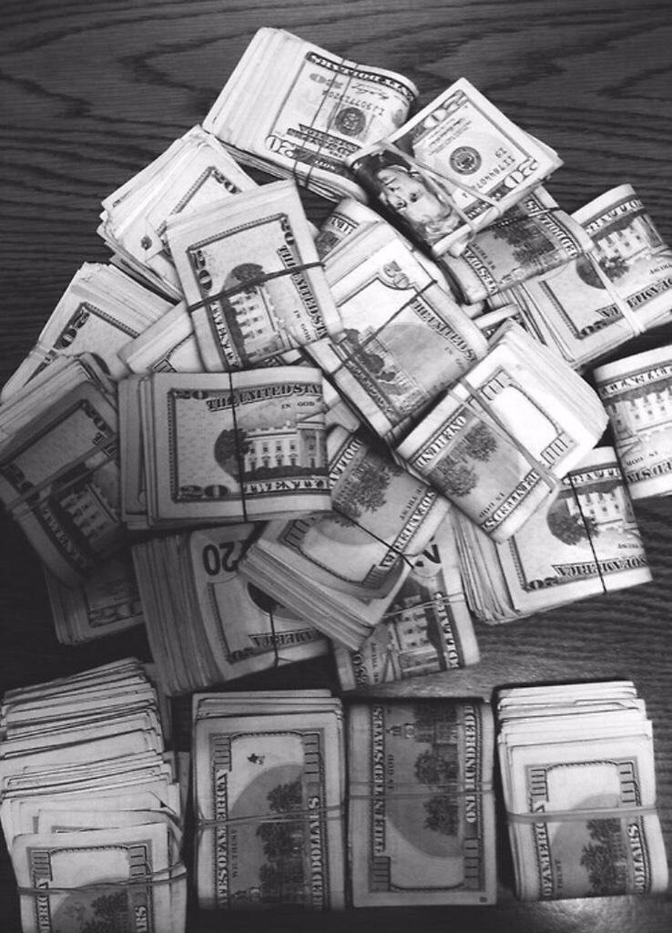MenStyIe's tweet photo. "First you get the money, then you get the power, then you get the women" 🔥💯💯💵 http://t.co/PAaLDfvLxv