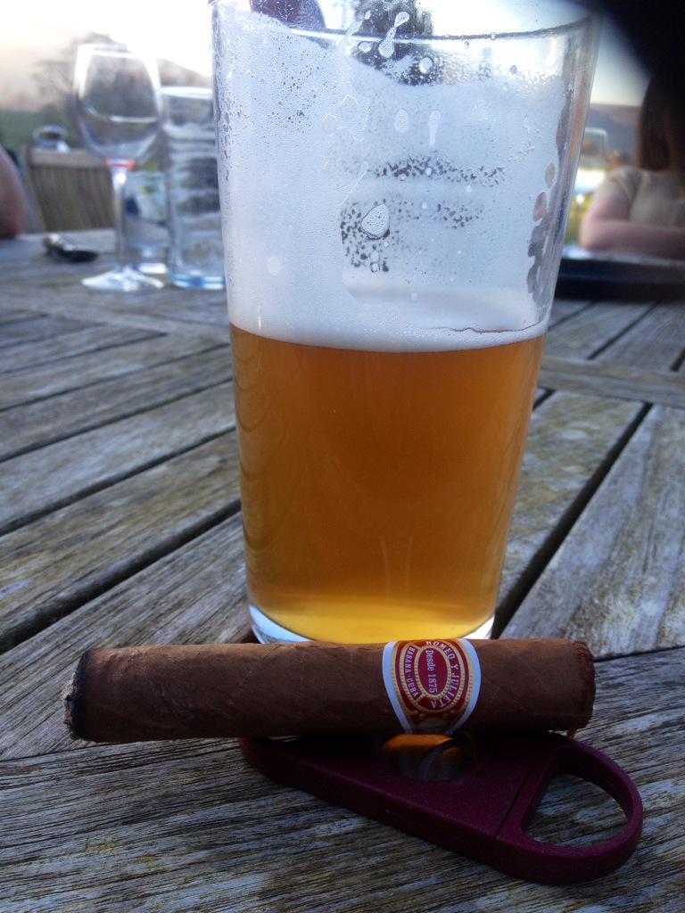 eveningtweeds's tweet photo. Ready for an @INNATWHITEWELL sunset with @scottski100 @Bleasers #perfect #toppubs #hodder #whitewell http://t.co/0xv8VGMVN5