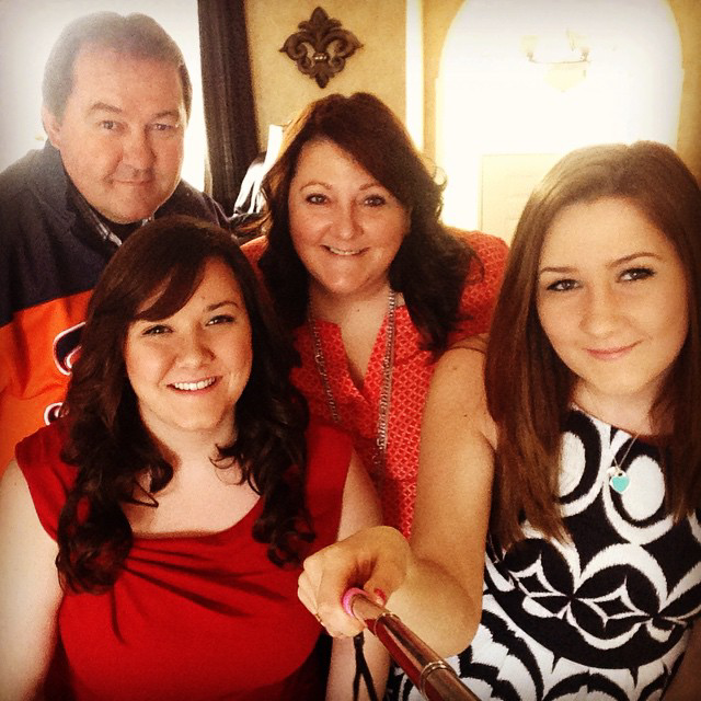 jla4et's tweet photo. Family selfie Happy Easter http://t.co/TQyvrvfYlg