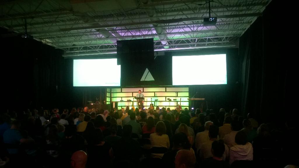 DougGreen94's tweet photo. Filling up the house on Easter #easteratthrive http://t.co/5DstwEyh4l