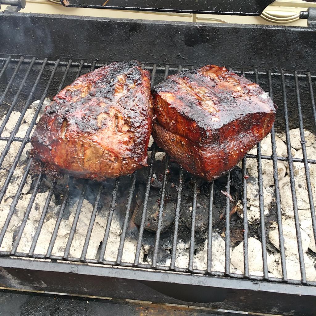 LEESDELI13's tweet photo. Before and after 2.5 hours on the Grill!!! http://t.co/Ftf1DFoKna