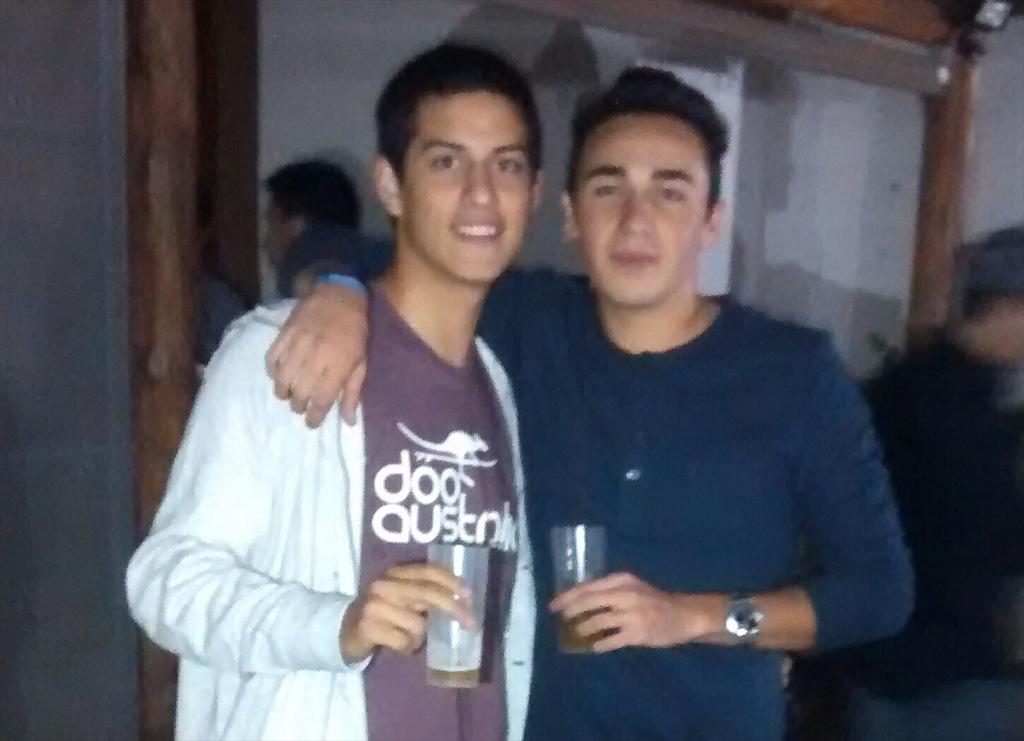 suarezbp1's tweet photo. Lo que te amo gordito feliz legalidad panzรณn #18A #nocheson #estadaso #paraelolvido http://t.co/gh9FzZTTjS