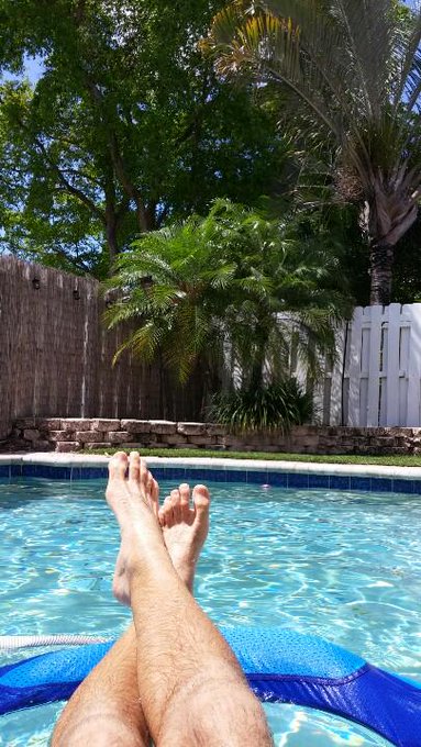 Ever once in a while I get a day off...  #relaxing #welldeserved http://t.co/lNHMPc16m1<a href="/tag/relaxing"class="tags">#relaxing</a><a href="/tag/welldeserved"class="tags"><span>#welldeserved</span></a>