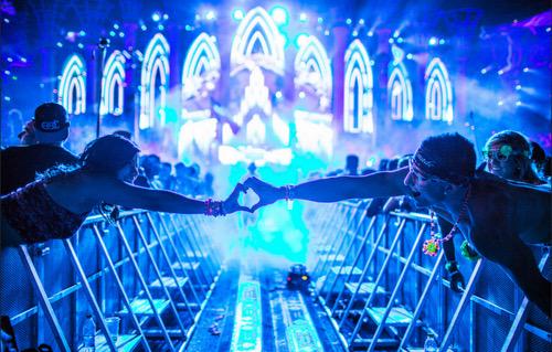 PLURBunnies's tweet image. When this happens💙💙💙