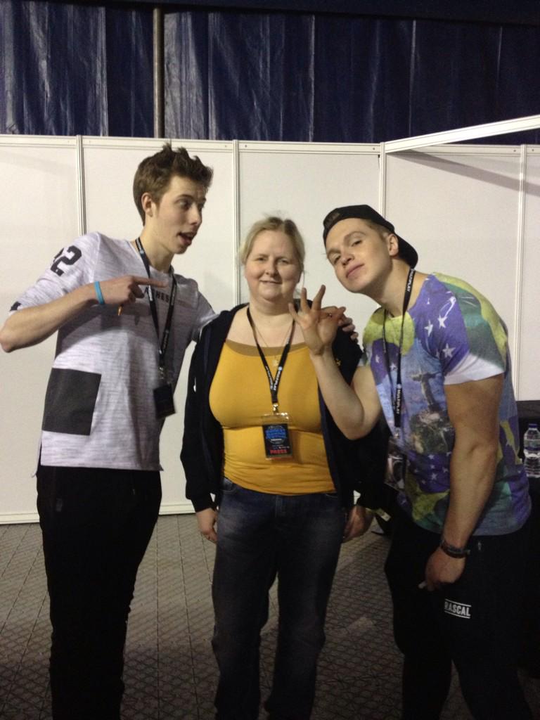 Met <a href="/joe_weller_/">Joe Weller</a>  today cool I got him to sign my vest :)