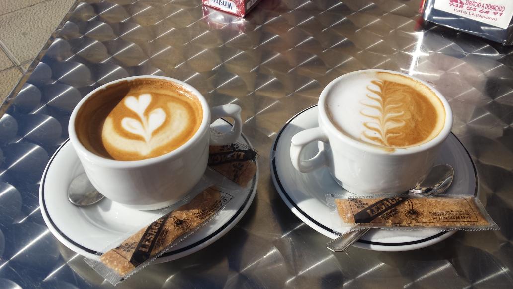 AitziberAizpun's tweet photo. De cafecito con la prima http://t.co/KUAZ0pdB4r