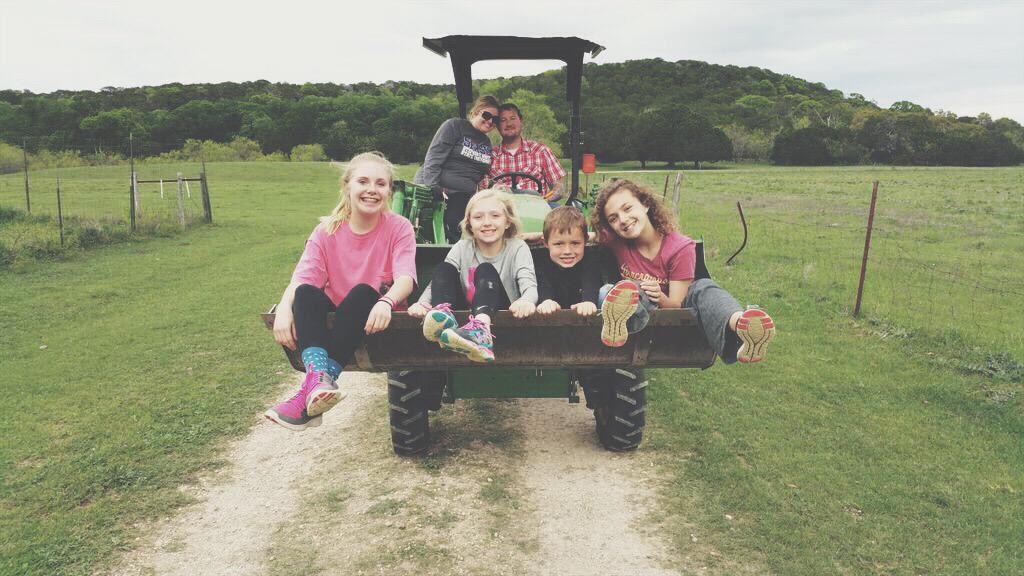 madelynpick3's tweet photo. I could get used to this #RanchWeekends http://t.co/VZCqpm5d1T