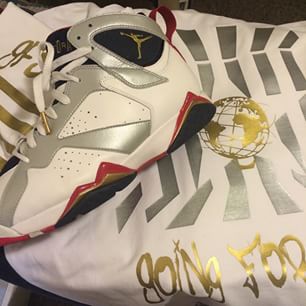 Olym_Picture's tweet image. @gfsnewyork #GFS #GoingForSelf #GoingForSelfLifeStyle #longsleeve #Jordans #olympic  #7s findelight.net/olympictures_d…