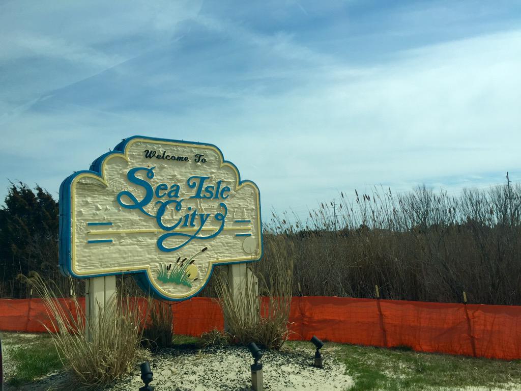 LisaRaeWhite's tweet photo. Ended up 40 miles north of our sea isle destination. Thanks a lot GPS! #betterlatethannever #HeIsRisenIndeed http://t.co/ifobMpwfB3