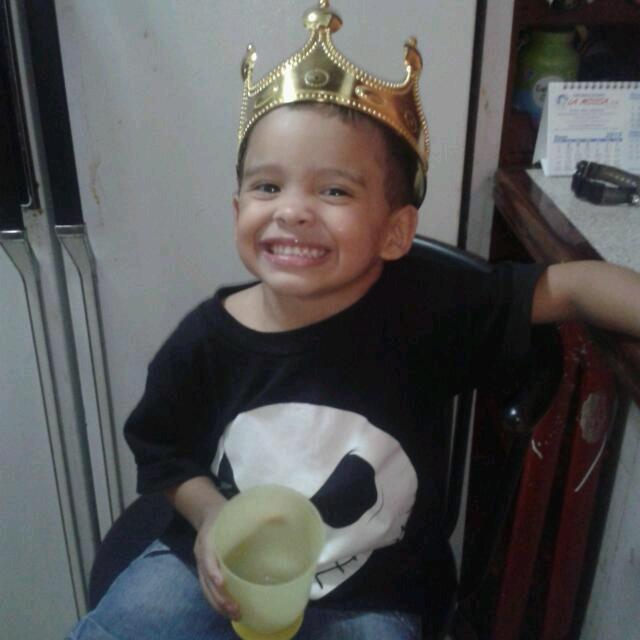 ERGERAL's tweet photo. Nuestra mayor Bendición RARL  Te Amamos http://t.co/AXc7P5u8zL