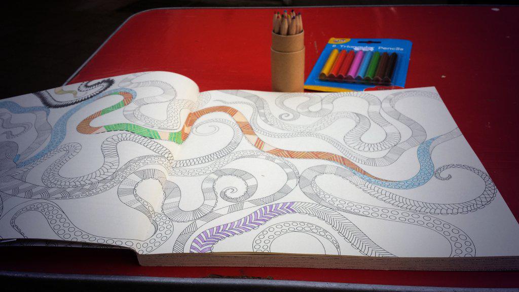 VictoriaTurner9's tweet photo. I've just discovered #adultcolouring http://t.co/Mn4YtyxGq3