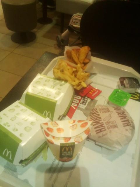LuciaMB5's tweet photo. Ohhhhhtiaaa prima @Beelchis @AnnSupo http://t.co/47TwzhoOl3