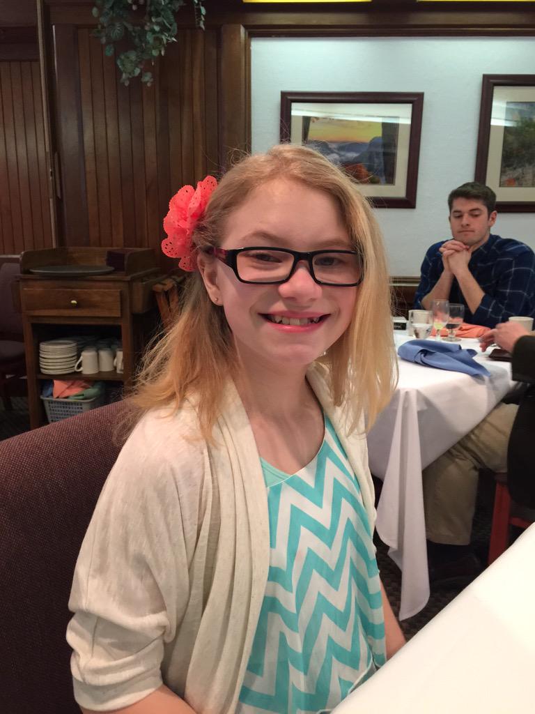 bottoms79's tweet photo. Easter brunch with this beautiful little lady 😘 #Easter2015 #blessed #HappyMommy http://t.co/V3iNg8R5JA