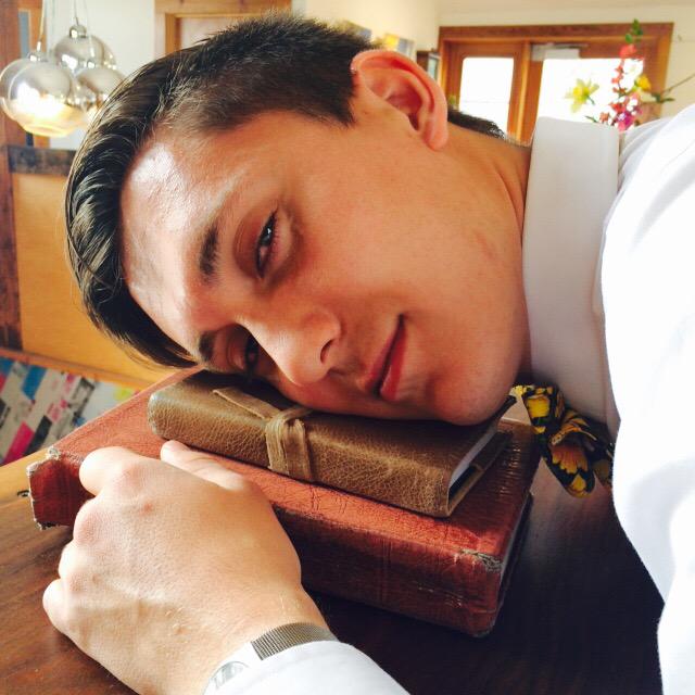 Lindsey Roman tweet media