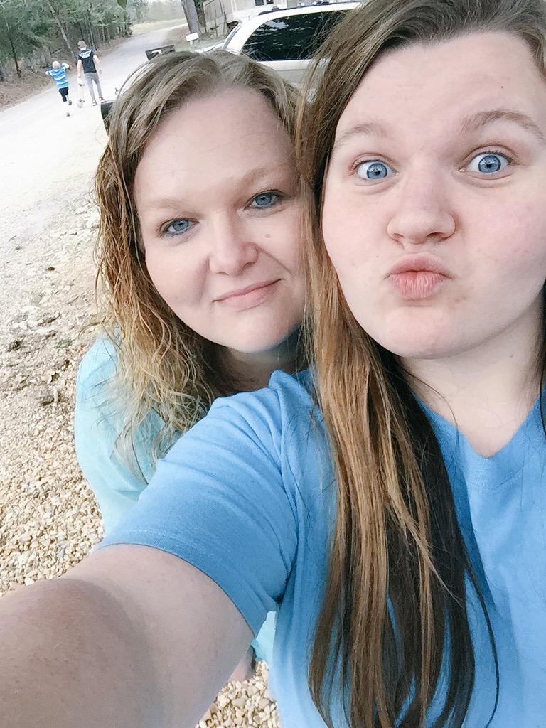 TeamMikeSimeon's tweet photo. @michaelsimeon #SimeonSelfieSunday #SimeonSquad me and my sisters! http://t.co/xVcevOVJnp