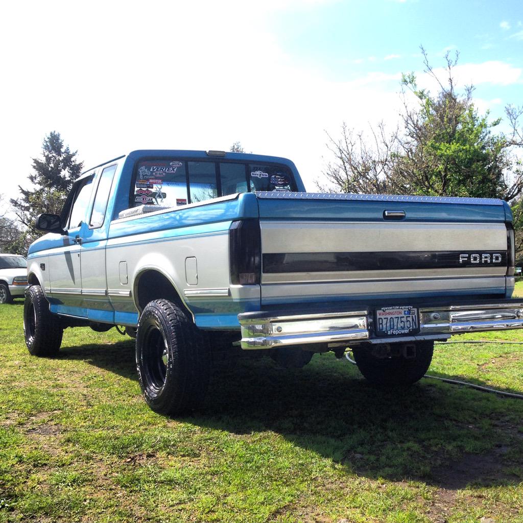 LilJoshy22's tweet photo. Damn that's a lot of moisture right there 😂👌 #f1shitty #obs #f150 #HappyEaster #washednwaxed http://t.co/sILL4COfGl