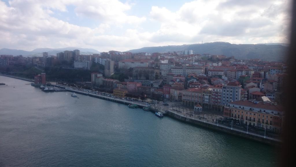 21_torrijos's tweet photo. De vuelta ya, que buen día en #Getxo#Portugalete como no, con @Carol20_P http://t.co/OK5dPNS0ce
